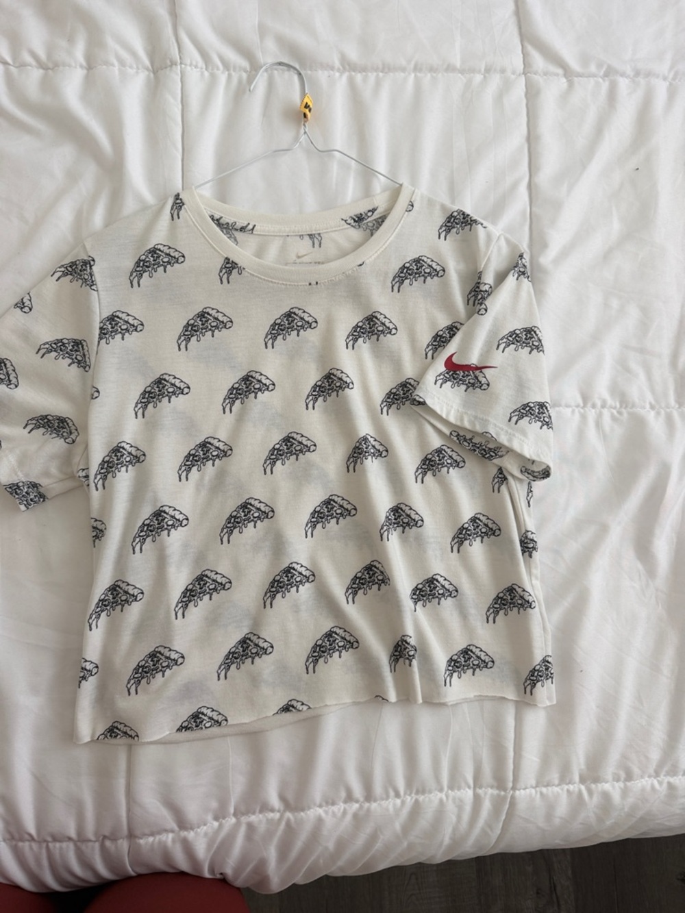 Nike womens White Graphic pizza  Short-Sleeve cropped top